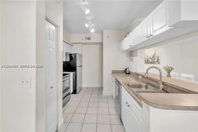 17145 Bay Rd #4304 Sunny Isles Beach, FL 33160