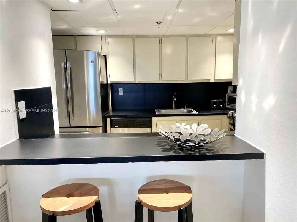 2401 Collins Ave #1112 Miami Beach, FL 33140