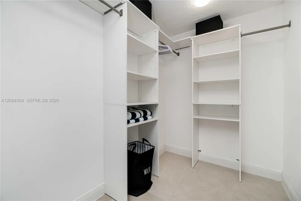 2401 Collins Ave #1112 Miami Beach, FL 33140