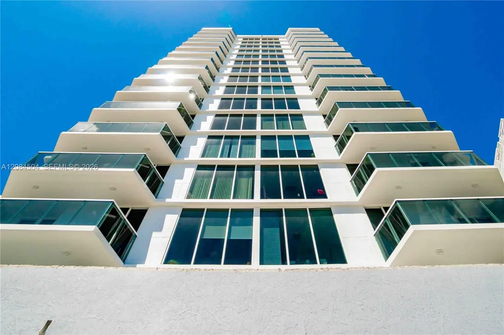 2401 Collins Ave #1112 Miami Beach, FL 33140