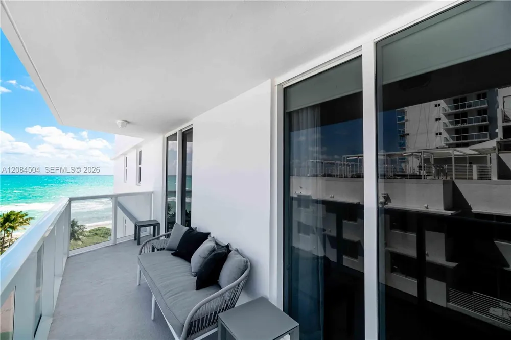 2401 Collins Ave #1112 Miami Beach, FL 33140