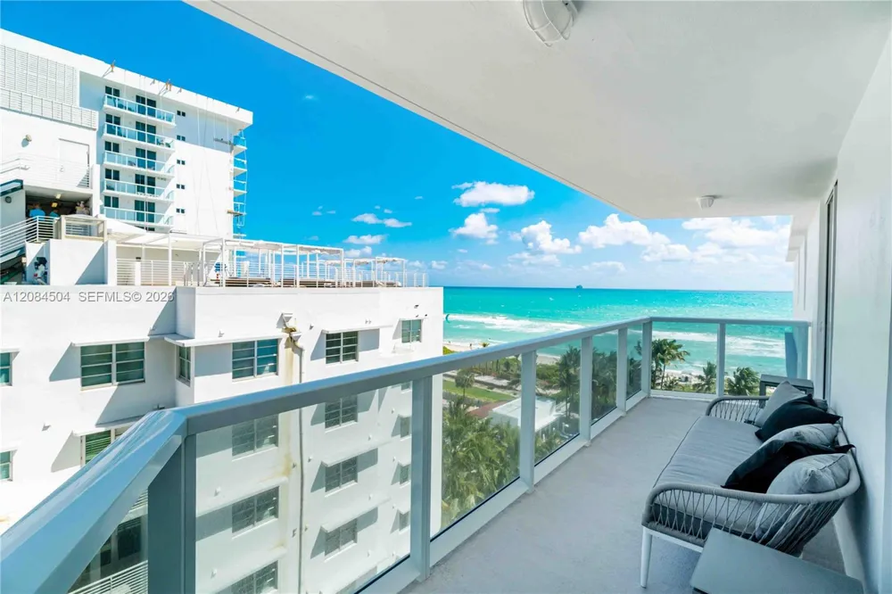2401 Collins Ave #1112 Miami Beach, FL 33140