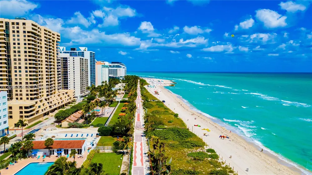 2401 Collins Ave #1112 Miami Beach, FL 33140