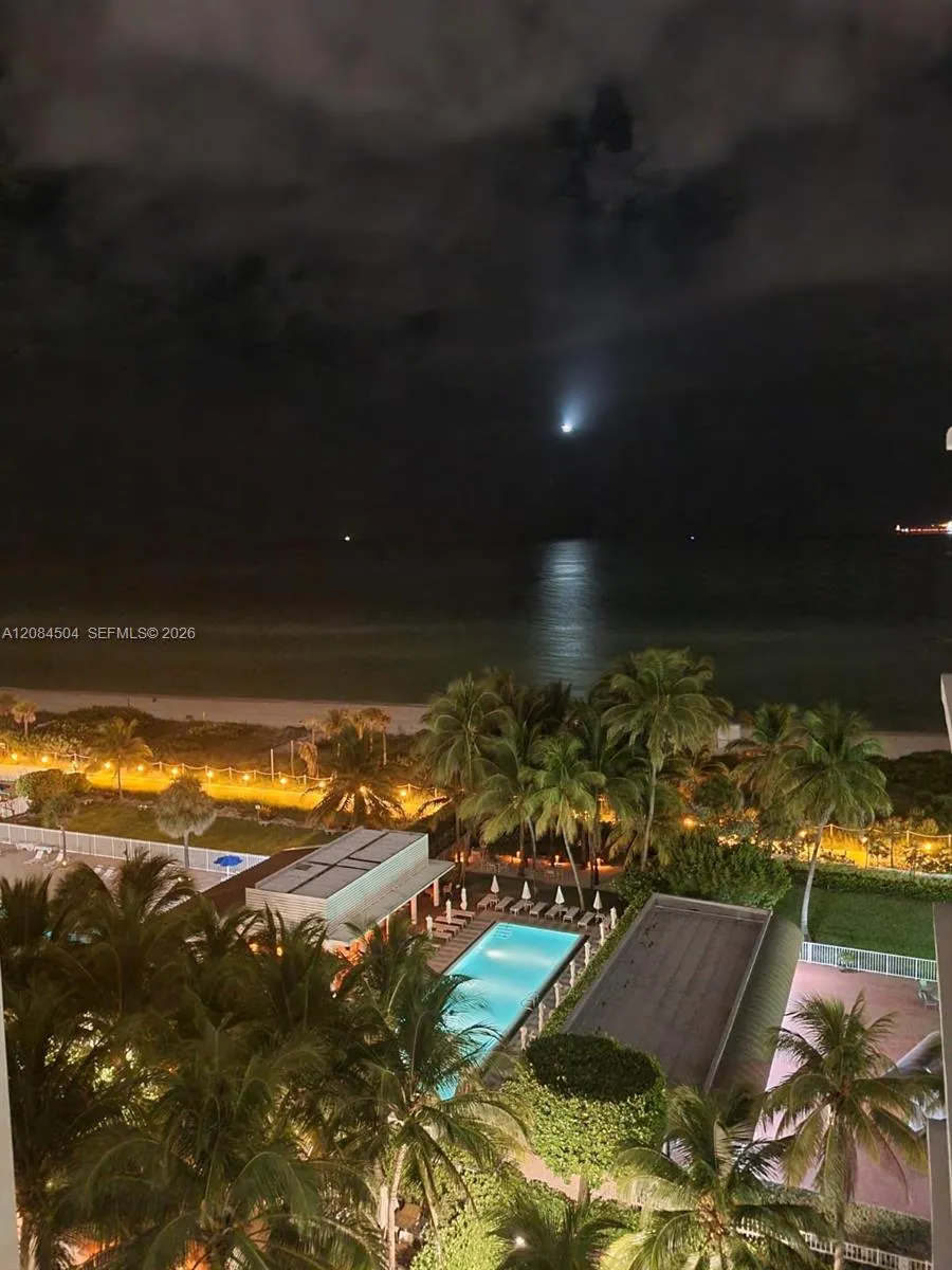 2401 Collins Ave #1112 Miami Beach, FL 33140