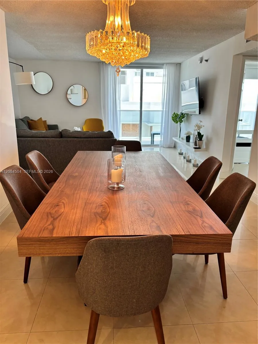 2401 Collins Ave #1112 Miami Beach, FL 33140