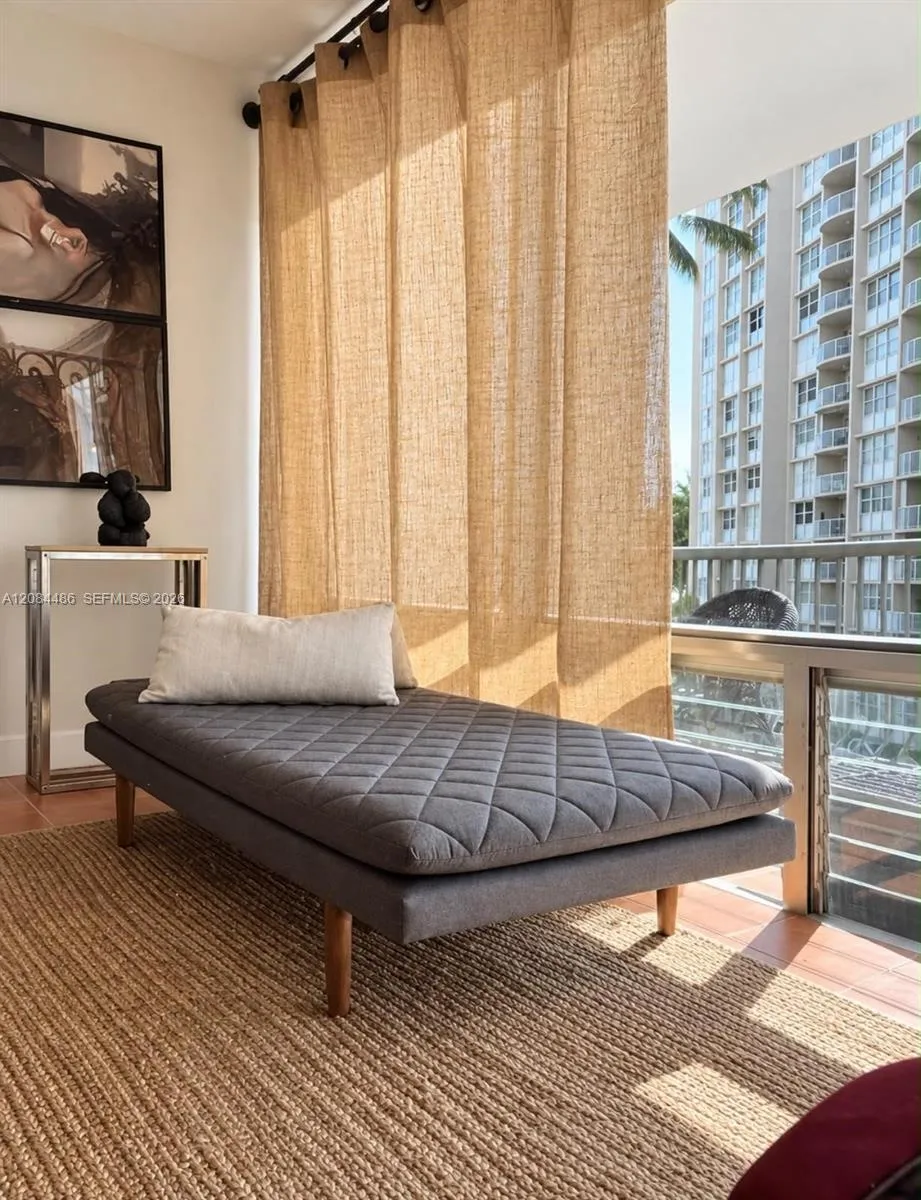 1408 Brickell Bay Dr #402 Miami, FL 33131