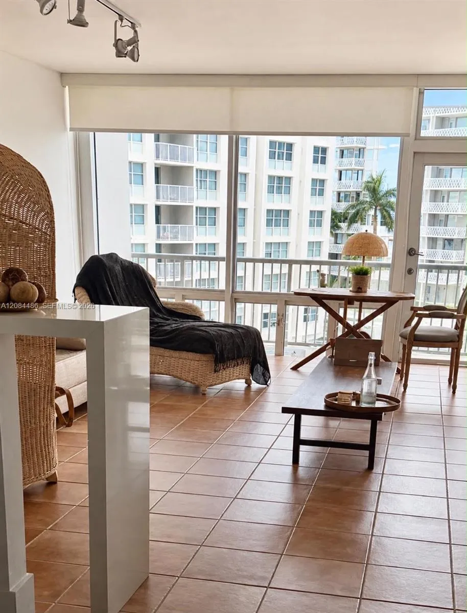 1408 Brickell Bay Dr #402 Miami, FL 33131