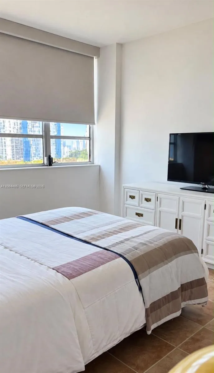 1408 Brickell Bay Dr #402 Miami, FL 33131