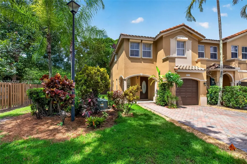 8928 SW 109th Ave Miami, FL 33176