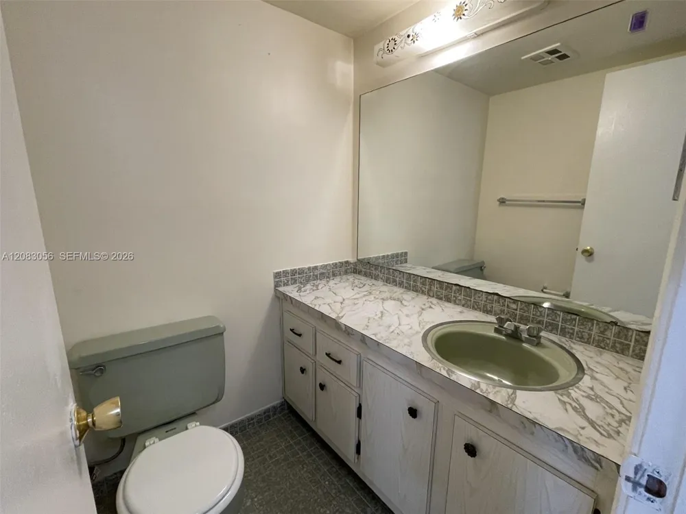 2061 NW 47th Ter #306 Lauderhill, FL 33313