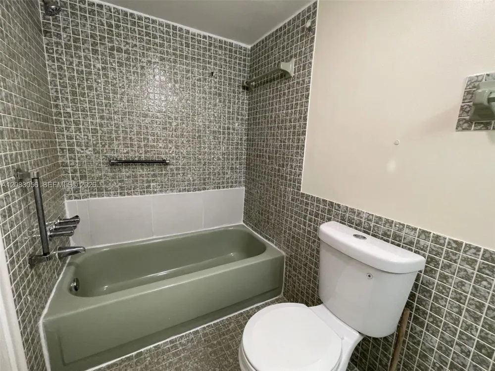 2061 NW 47th Ter #306 Lauderhill, FL 33313