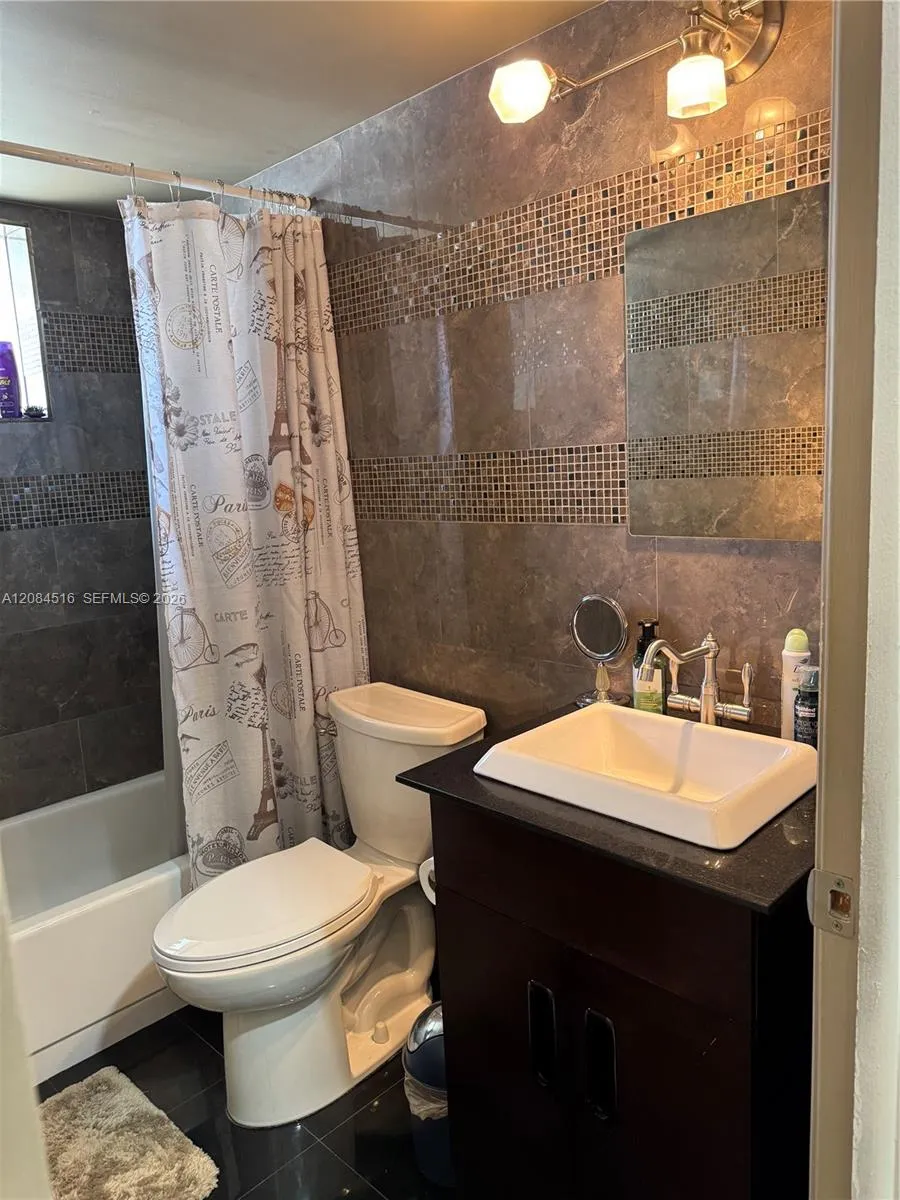 2308 37th Ave Hollywood, FL 33021