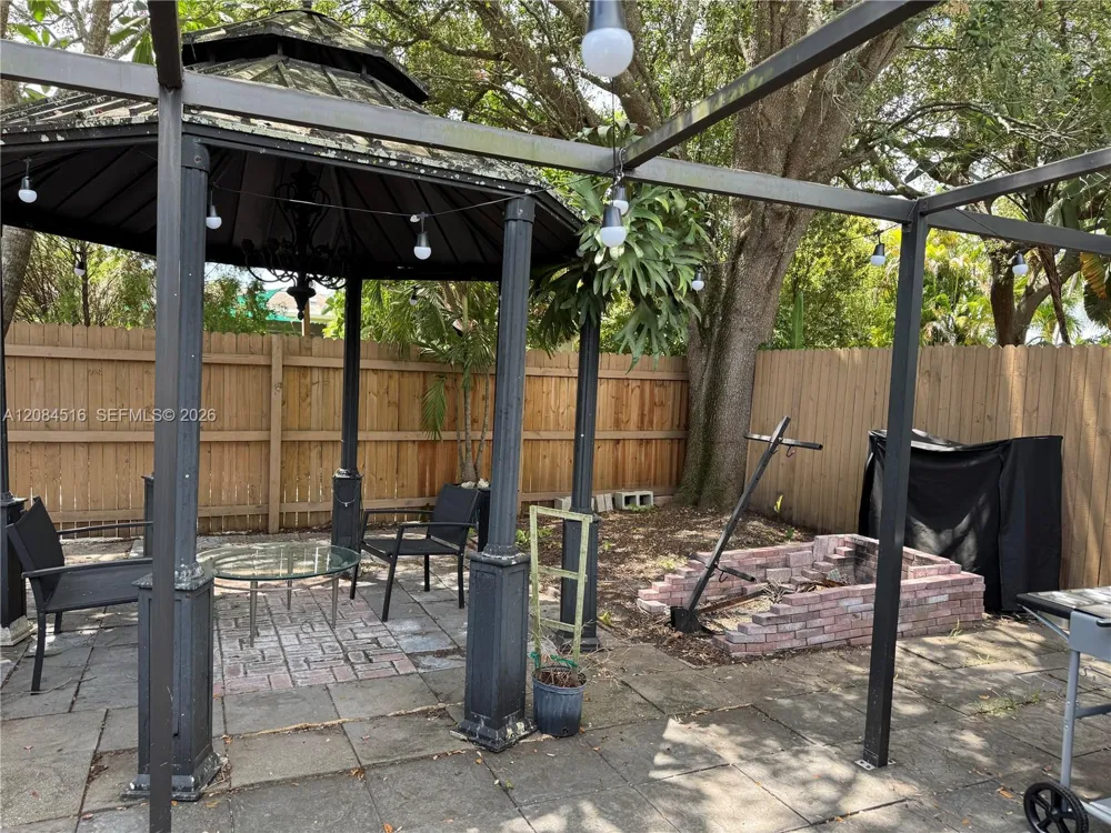 2308 37th Ave Hollywood, FL 33021