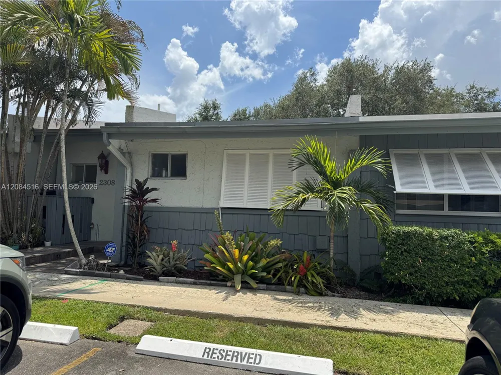 2308 37th Ave Hollywood, FL 33021