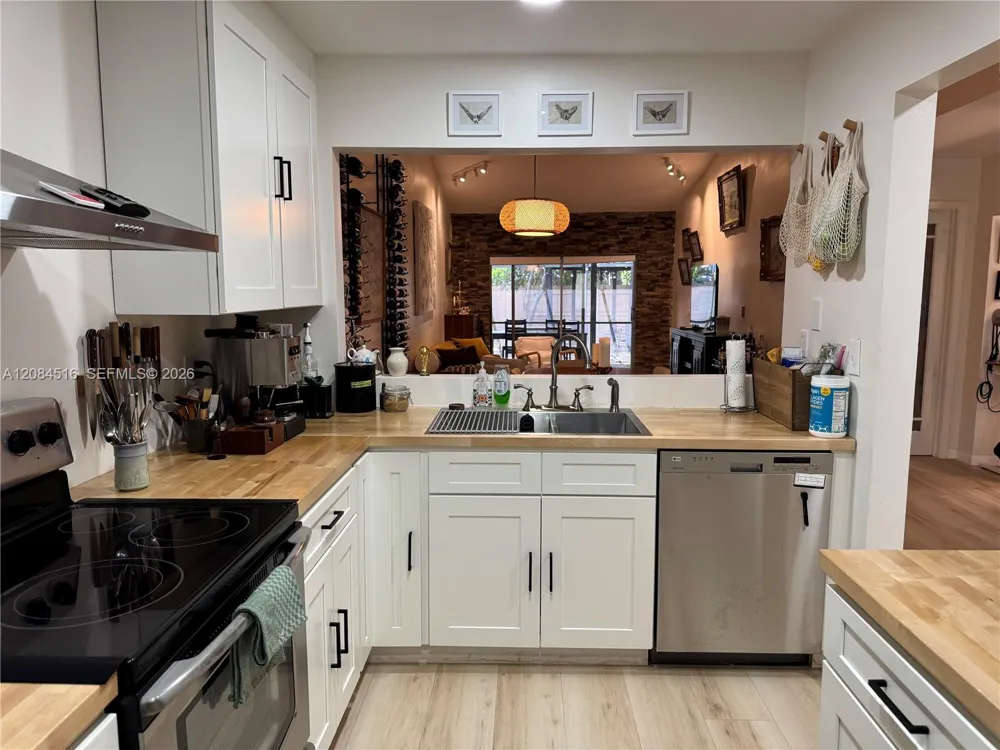 2308 37th Ave Hollywood, FL 33021
