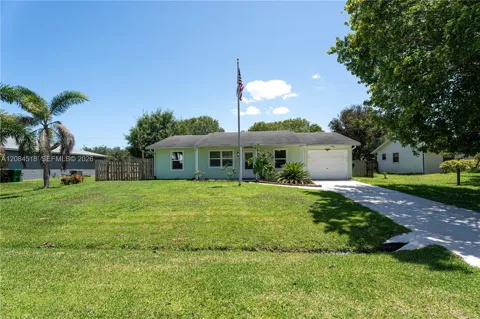 618 SW Ray Ave