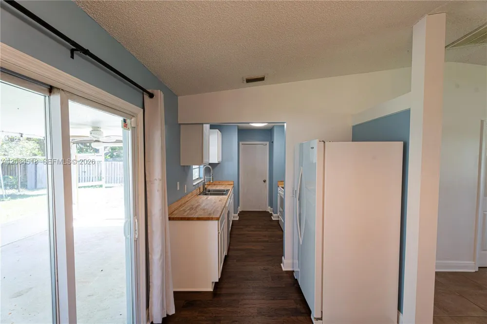 618 SW Ray Ave Port St. Lucie, FL 34983
