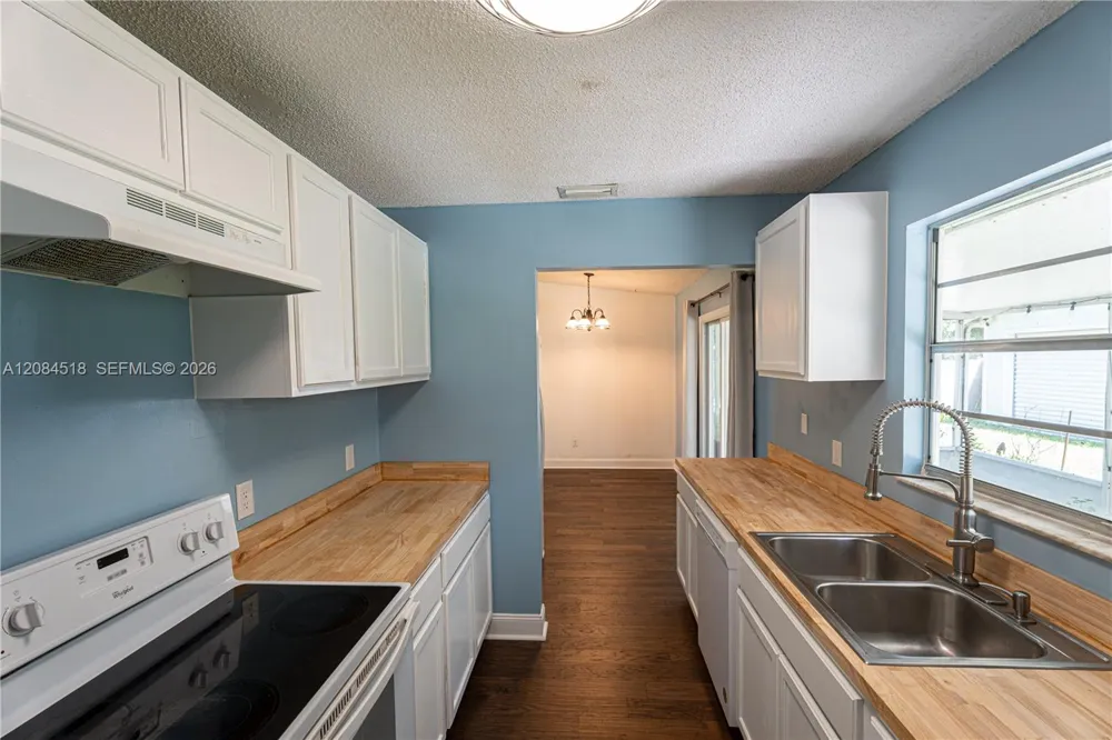 618 SW Ray Ave Port St. Lucie, FL 34983
