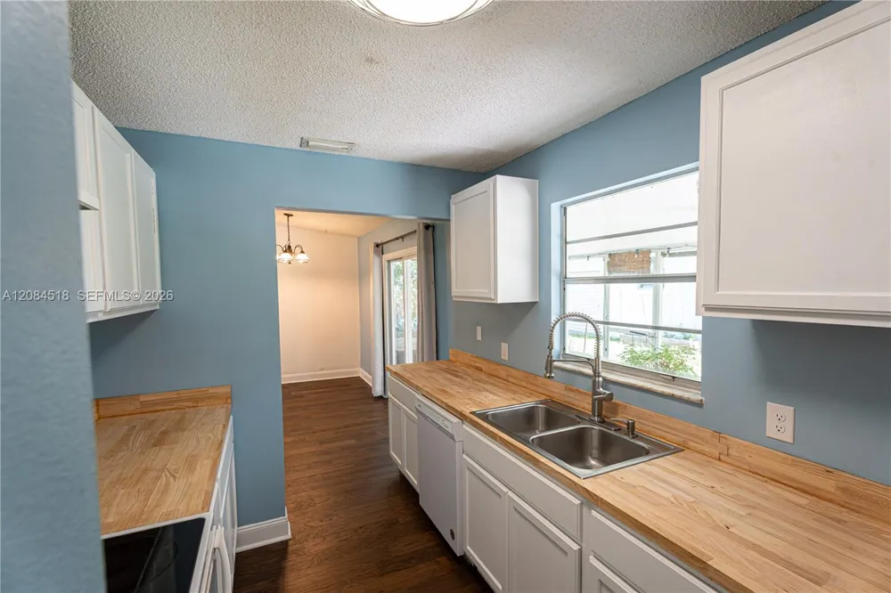 618 SW Ray Ave Port St. Lucie, FL 34983