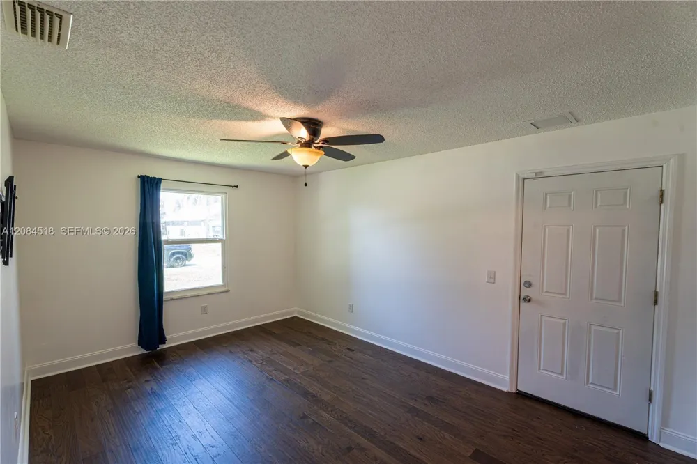 618 SW Ray Ave Port St. Lucie, FL 34983