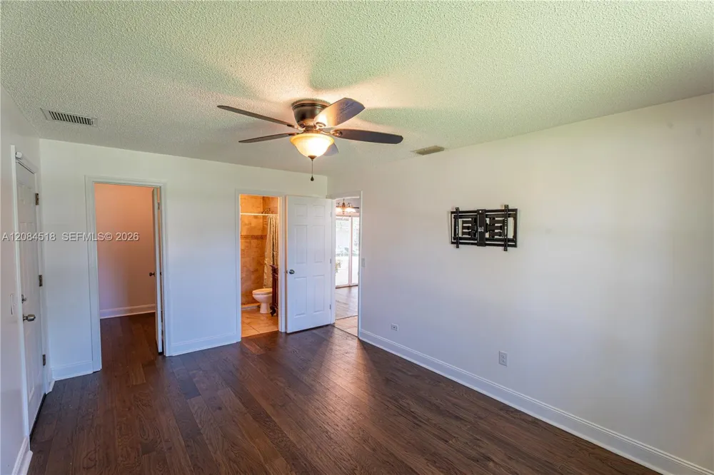 618 SW Ray Ave Port St. Lucie, FL 34983