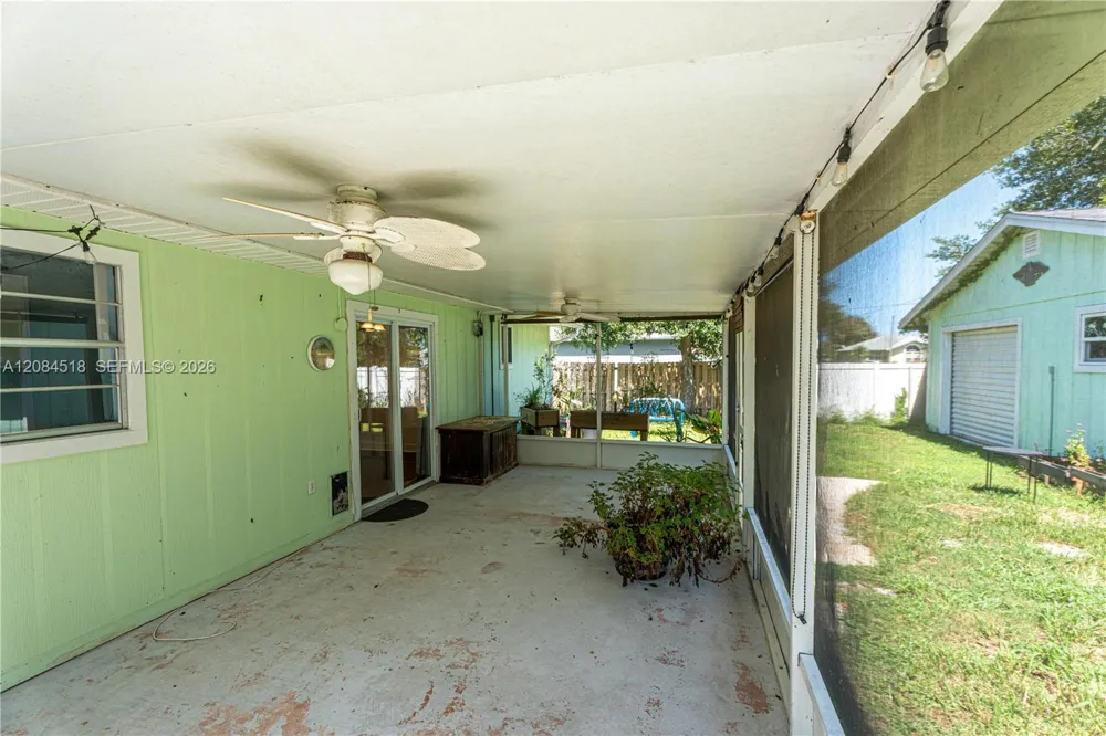 618 SW Ray Ave Port St. Lucie, FL 34983