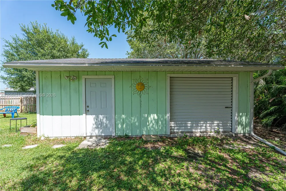 618 SW Ray Ave Port St. Lucie, FL 34983