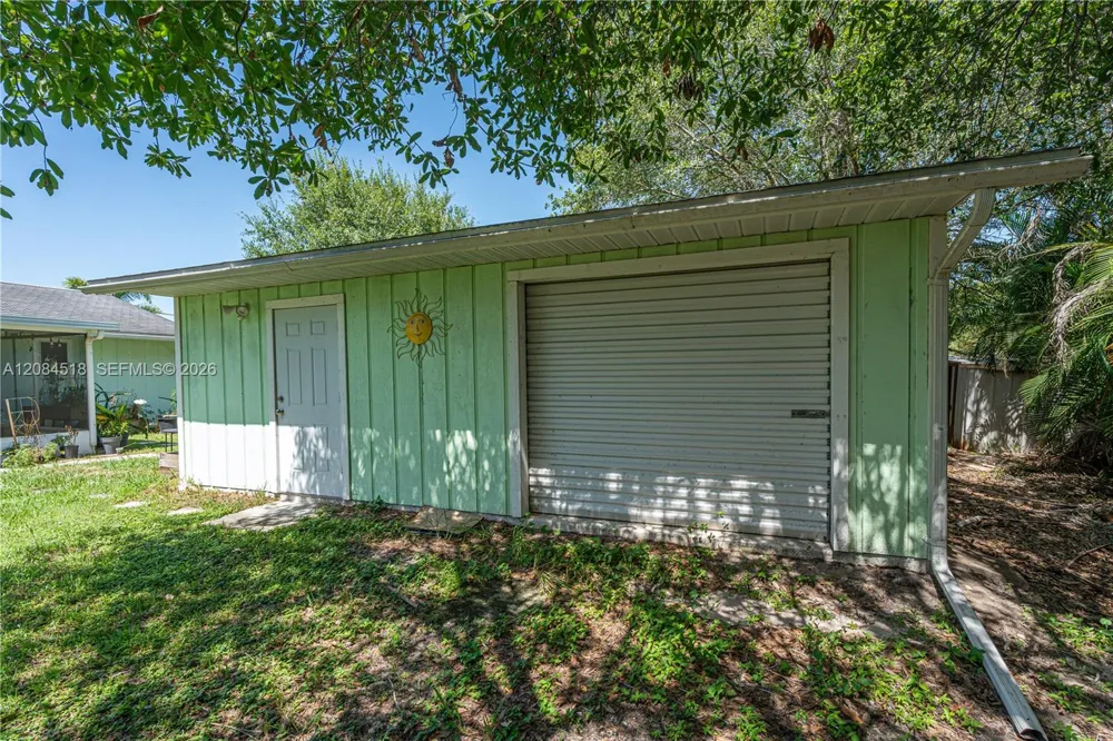 618 SW Ray Ave Port St. Lucie, FL 34983