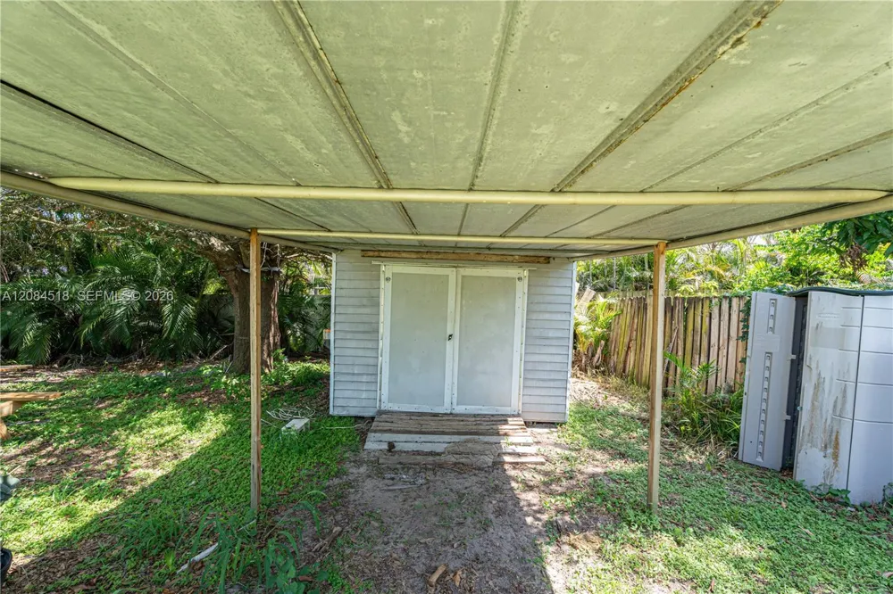 618 SW Ray Ave Port St. Lucie, FL 34983