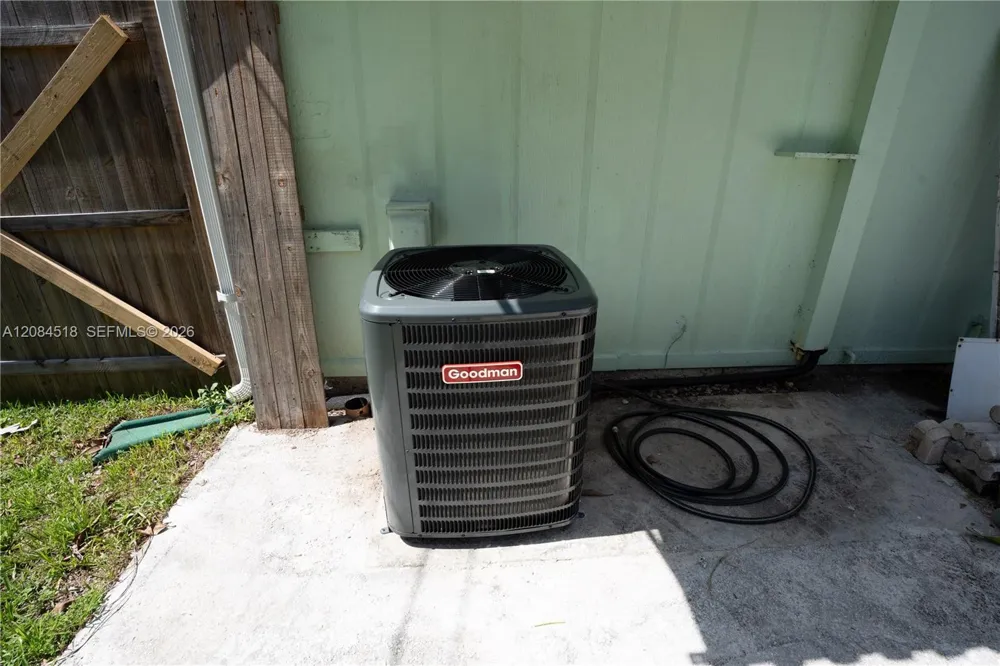 618 SW Ray Ave Port St. Lucie, FL 34983
