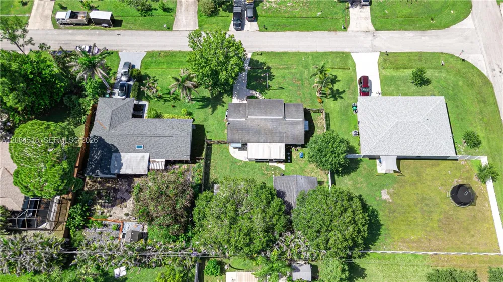 618 SW Ray Ave Port St. Lucie, FL 34983