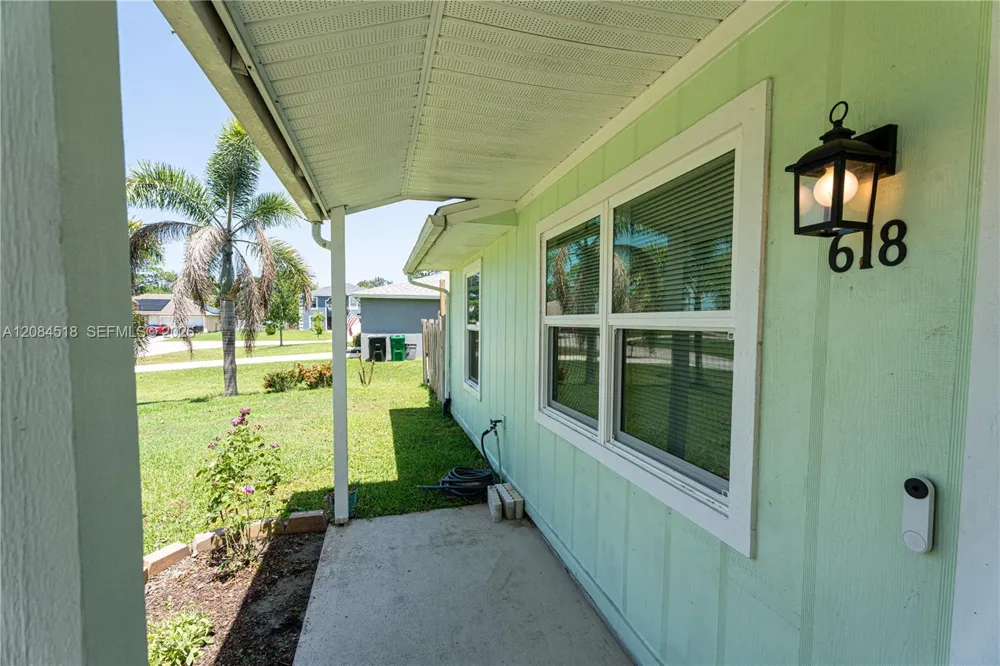 618 SW Ray Ave Port St. Lucie, FL 34983