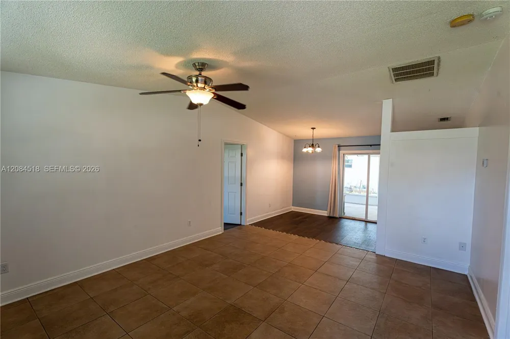 618 SW Ray Ave Port St. Lucie, FL 34983