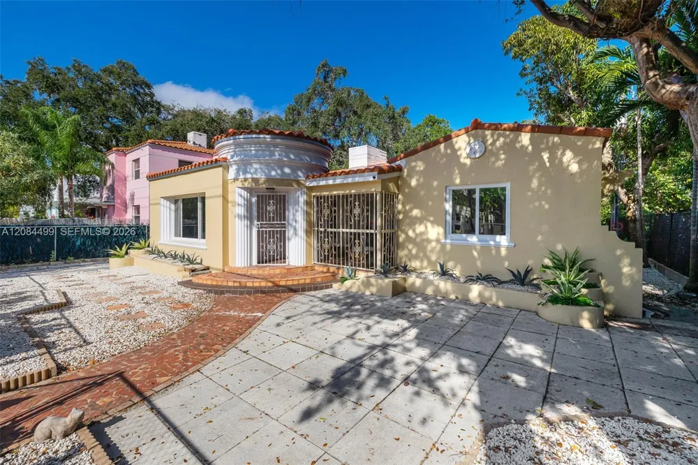 571 NE 64th St #Studio Miami, FL 33138