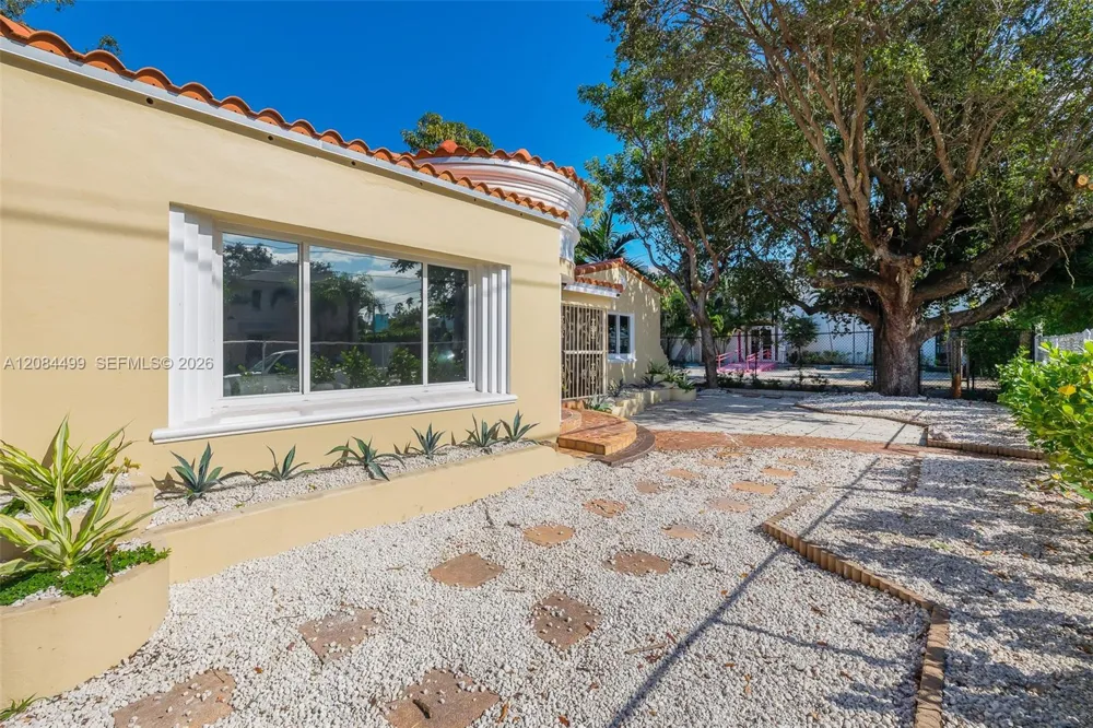 571 NE 64th St #Studio Miami, FL 33138