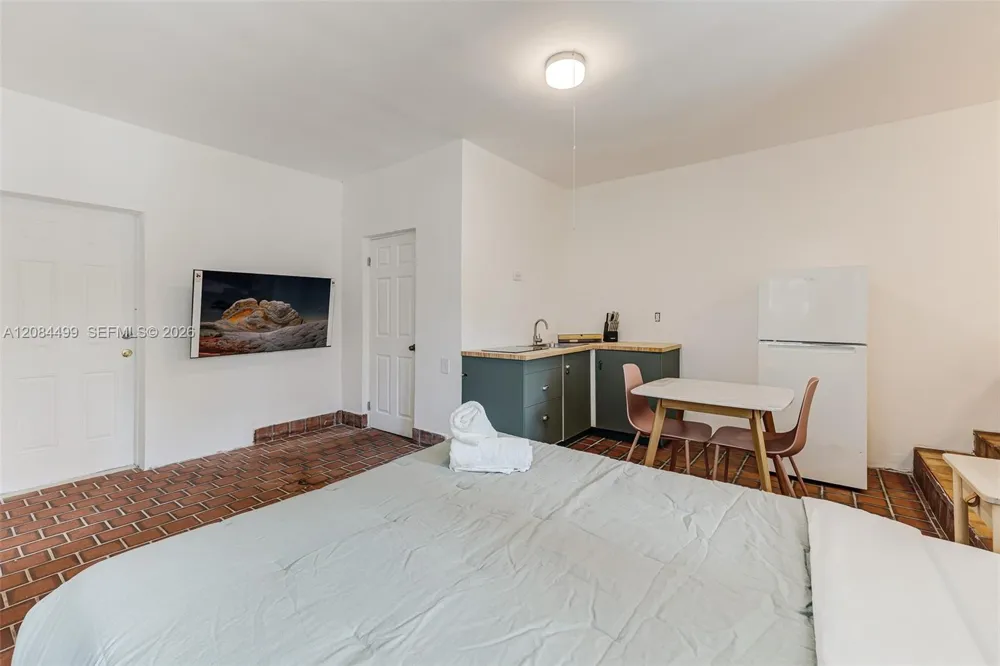 571 NE 64th St #Studio Miami, FL 33138