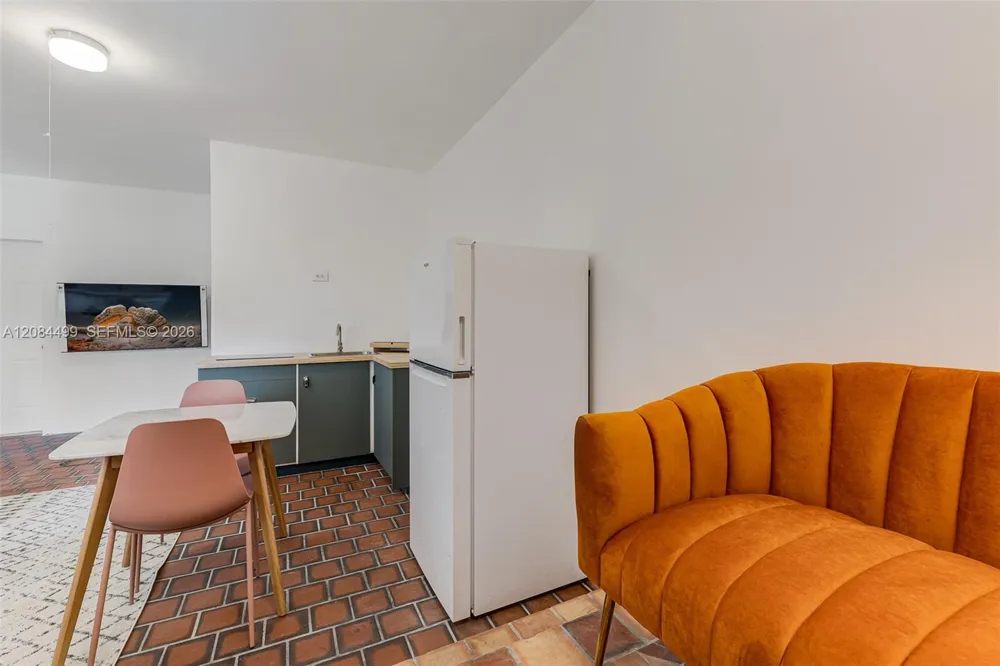 571 NE 64th St #Studio Miami, FL 33138
