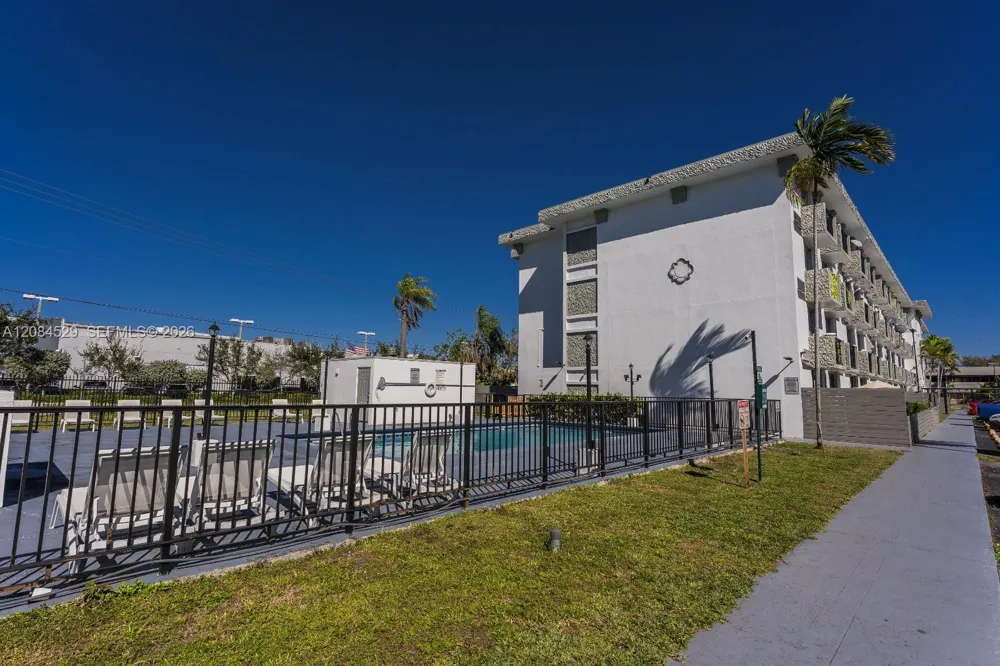 16450 NW 2nd Ave #103 Miami, FL 33169
