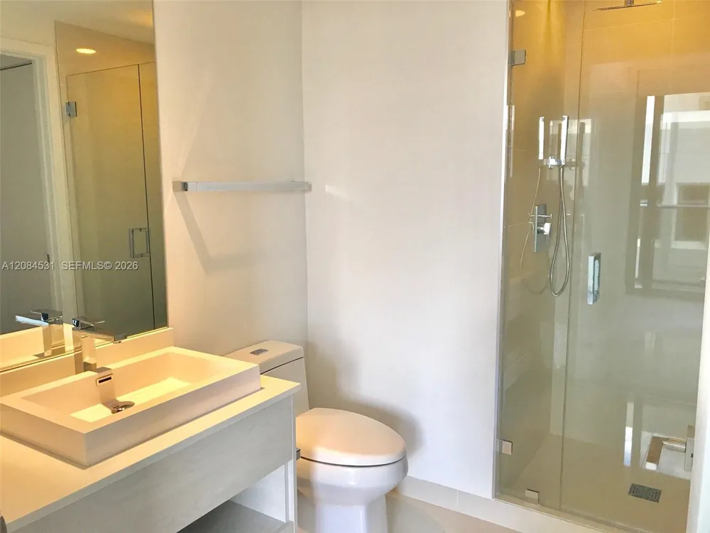 55 SW 9th St #2807 Miami, FL 33130