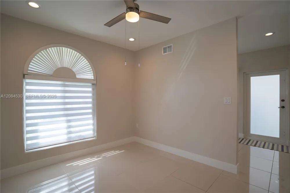 15225 SW 140th St #B Miami, FL 33196