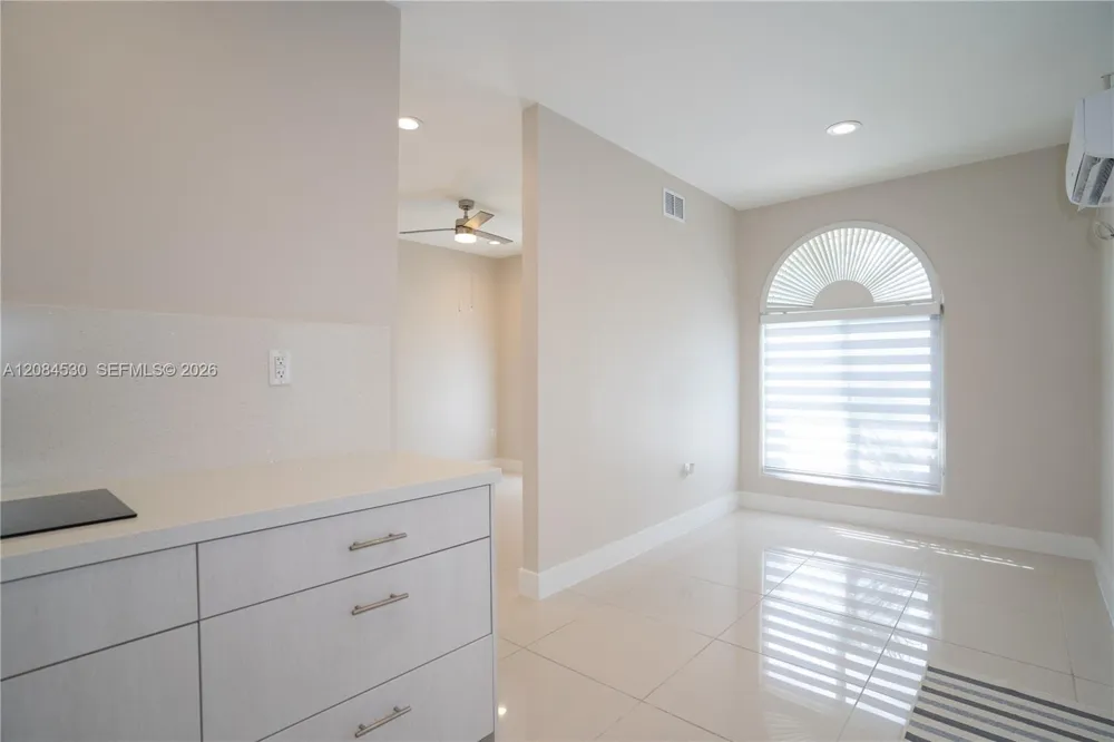15225 SW 140th St #B Miami, FL 33196