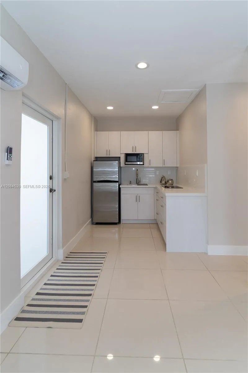 15225 SW 140th St #B Miami, FL 33196