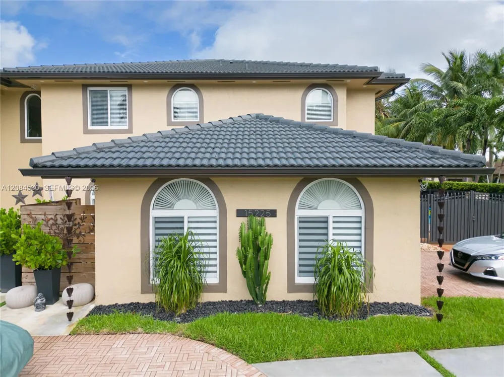 15225 SW 140th St #B Miami, FL 33196
