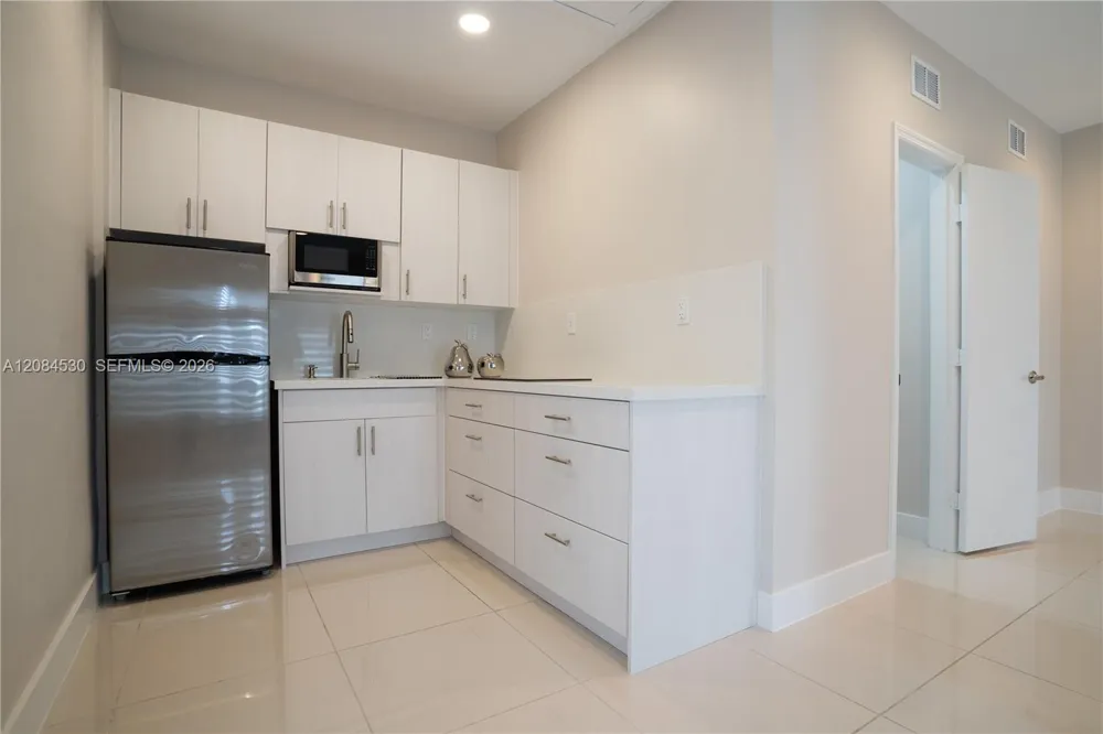 15225 SW 140th St #B Miami, FL 33196