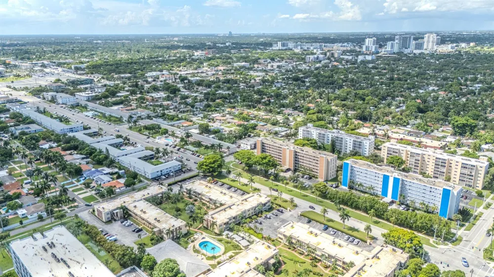 900 NE 12TH AVENUE #408 Hallandale Beach, FL 33009