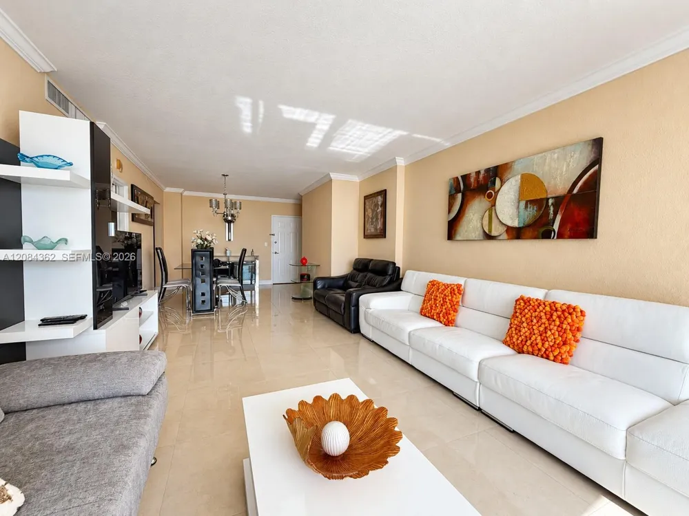 2501 S Ocean Dr #323 Hollywood, FL 33019