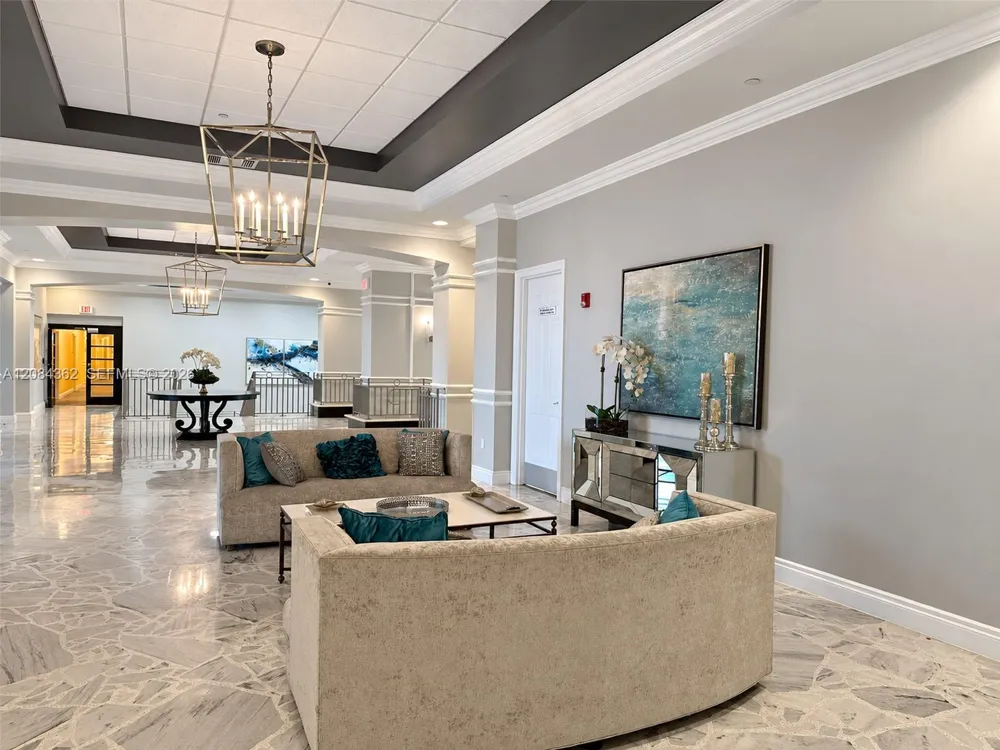 2501 S Ocean Dr #323 Hollywood, FL 33019