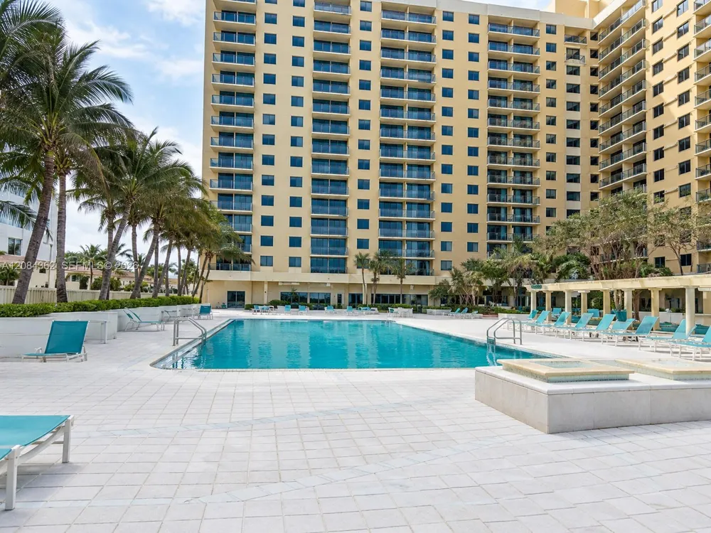 2501 S Ocean Dr #323 Hollywood, FL 33019
