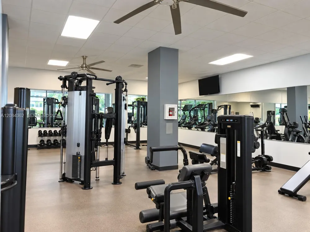 2501 S Ocean Dr #323 Hollywood, FL 33019