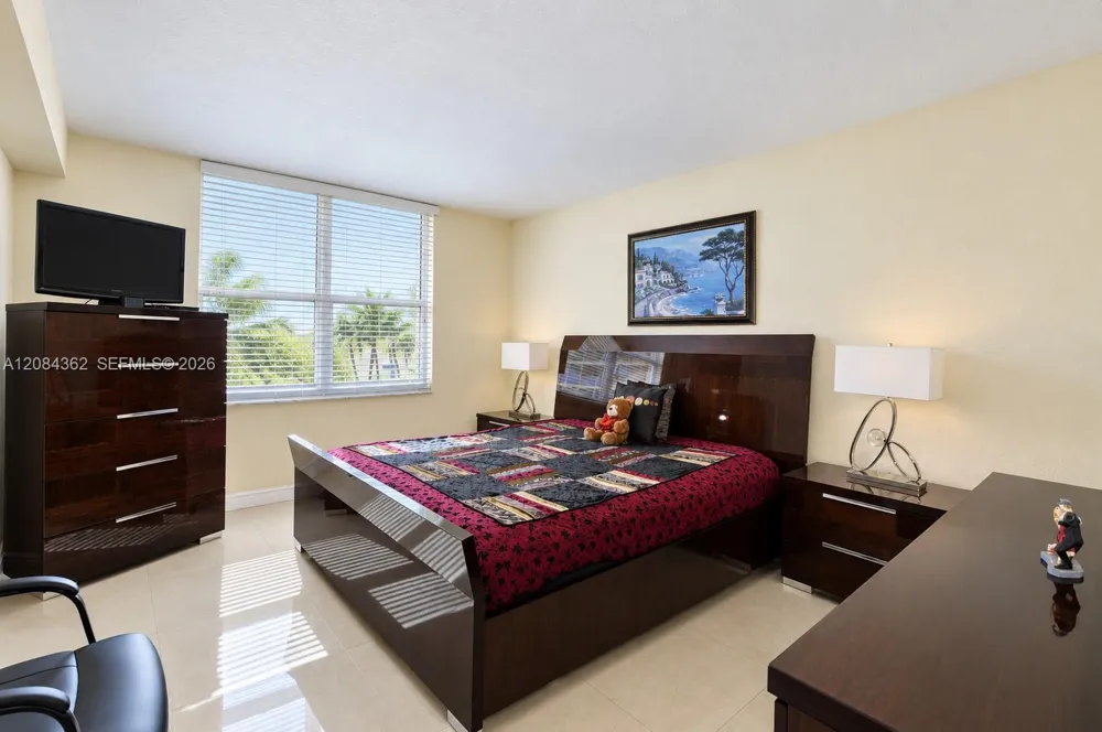 2501 S Ocean Dr #323 Hollywood, FL 33019